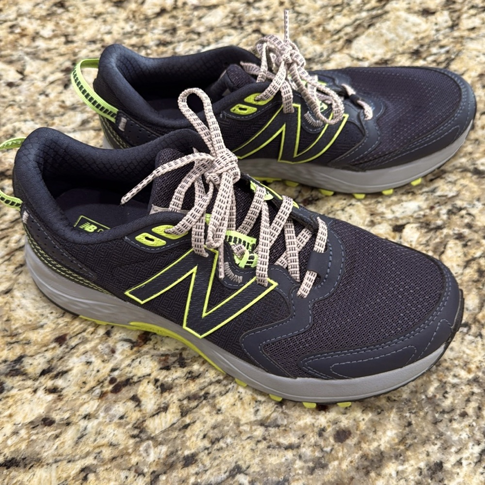 Women's New Balance 410 trail shoes size 9